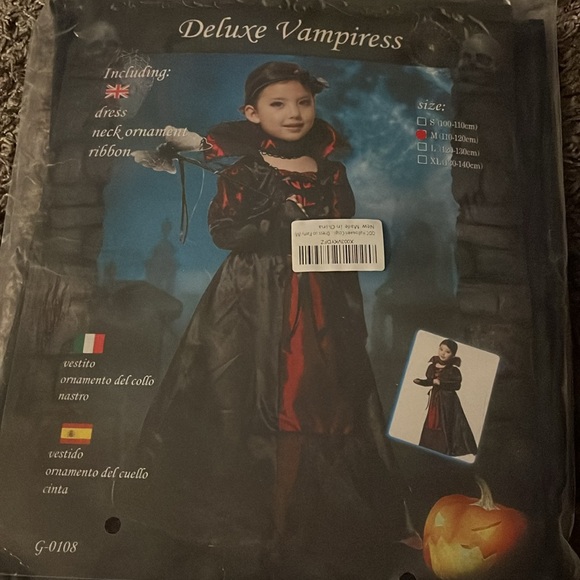 New Deluxe Vampiress Costume Size Medium - Picture 2 of 4